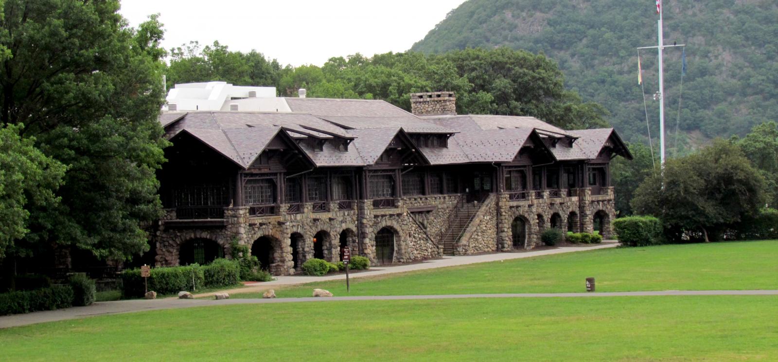Bear Mountain Inn - Bear Mountain State Park, New York
